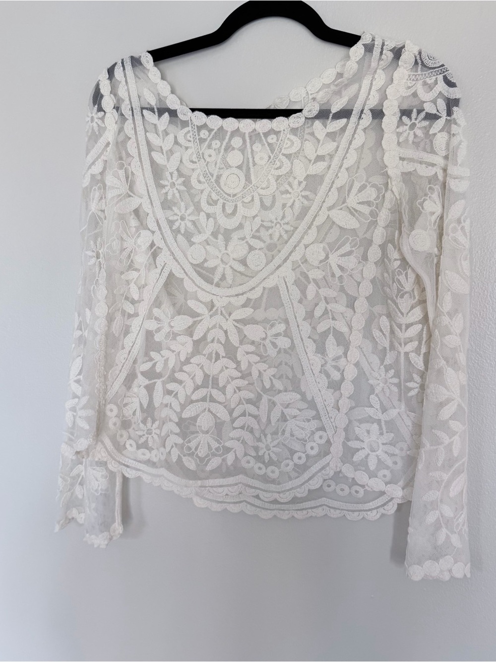 Xhilaration White Floral Embroidered Lace Blouse